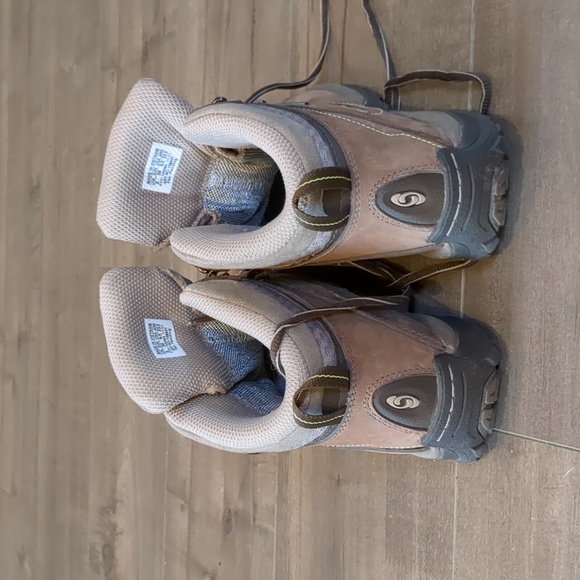 Salomon Gore-tex Hiking Boots - Picture 5 of 9